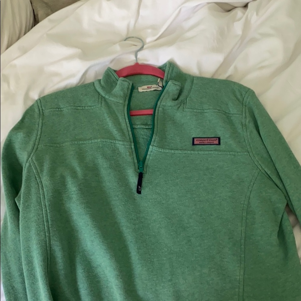 Vineyard vines sweatshirt